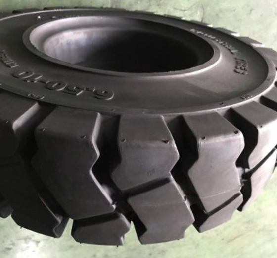 Lốp đặc xe nâng