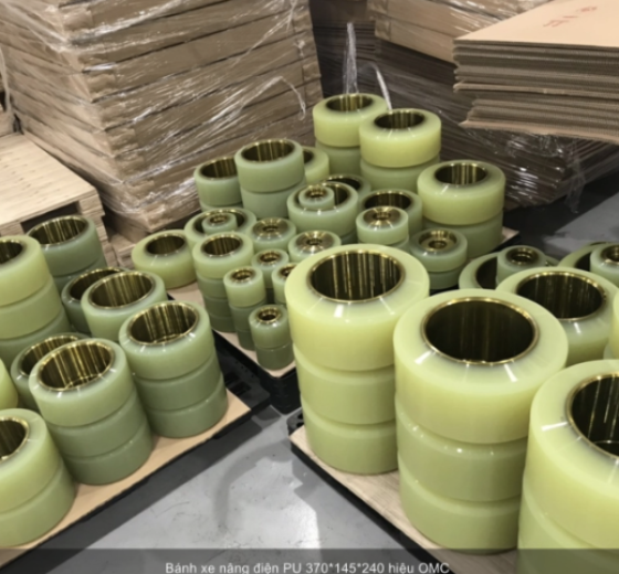 Bánh xe nâng điện PU 370*145*240 hiệu OMC
