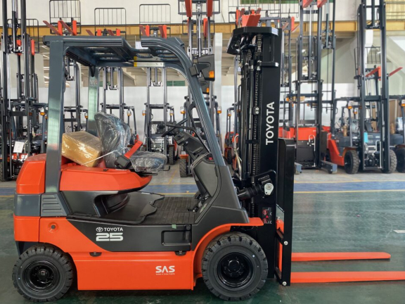 Xe Nâng Toyota Điện – Nhật Bản